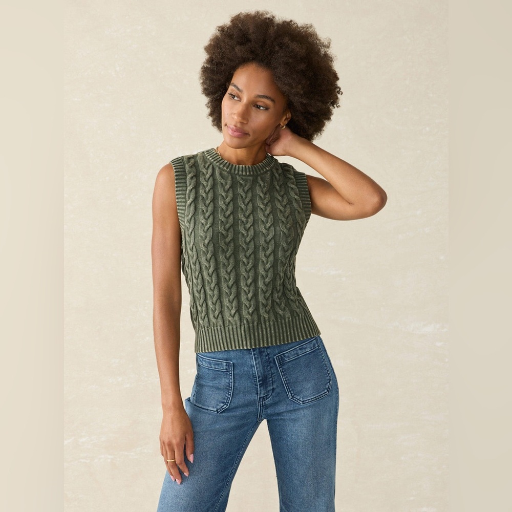 Faherty Sunwashed Sweater Vest in the color beetle size L dark green preppy